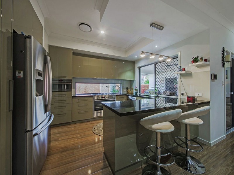 19 Rowland Avenue, Wakerley QLD 4154