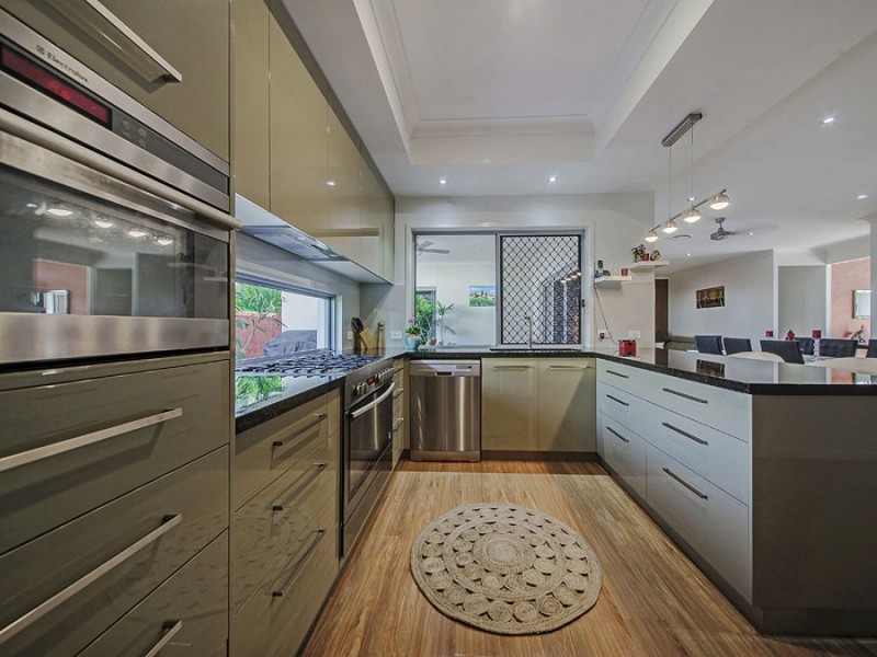 19 Rowland Avenue, Wakerley QLD 4154