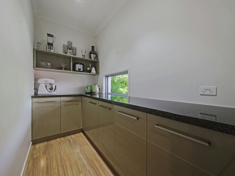 19 Rowland Avenue, Wakerley QLD 4154