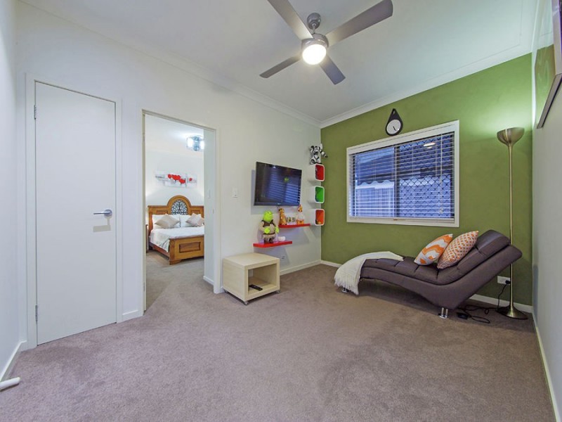 19 Rowland Avenue, Wakerley QLD 4154