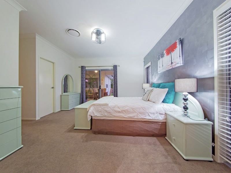 19 Rowland Avenue, Wakerley QLD 4154