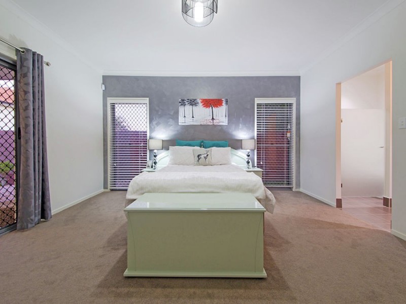 19 Rowland Avenue, Wakerley QLD 4154
