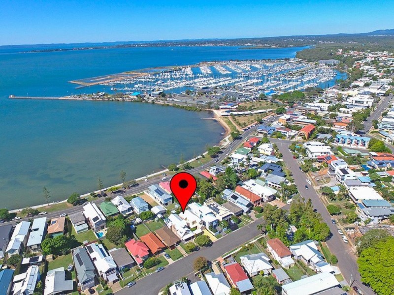 42 Stewart Parade, Manly QLD 4179