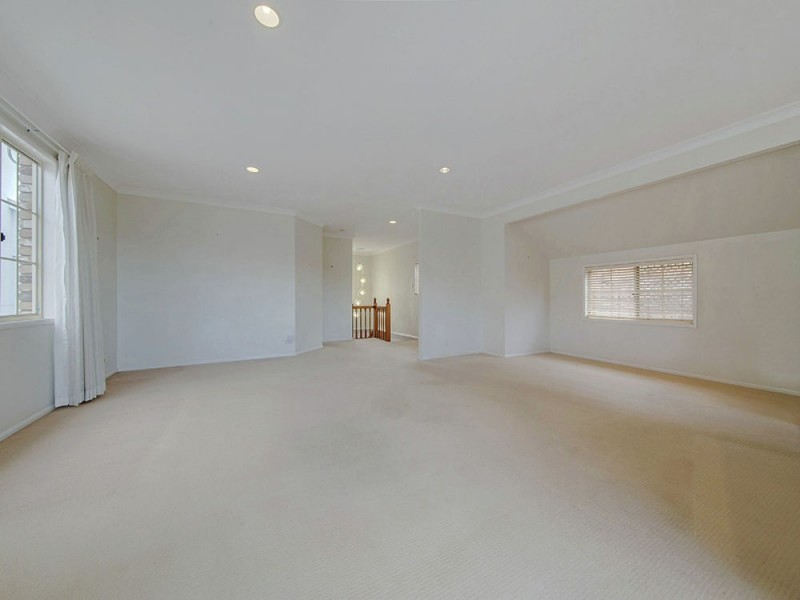 42 Stewart Parade, Manly QLD 4179