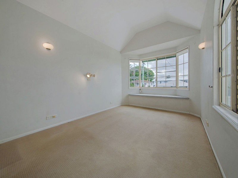 42 Stewart Parade, Manly QLD 4179