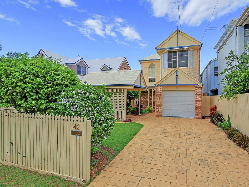 42 Stewart Parade, Manly QLD 4179