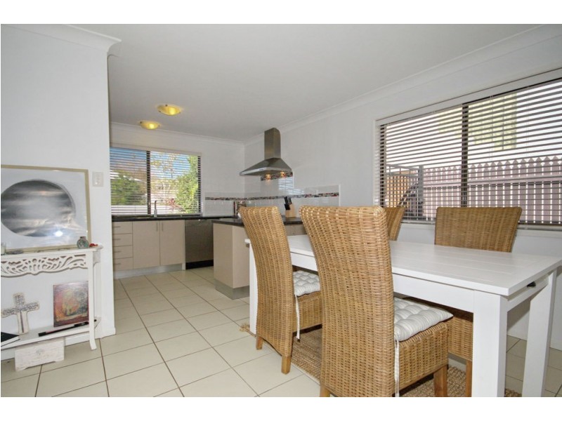 16 St Catherines Terrace, Wynnum QLD 4178