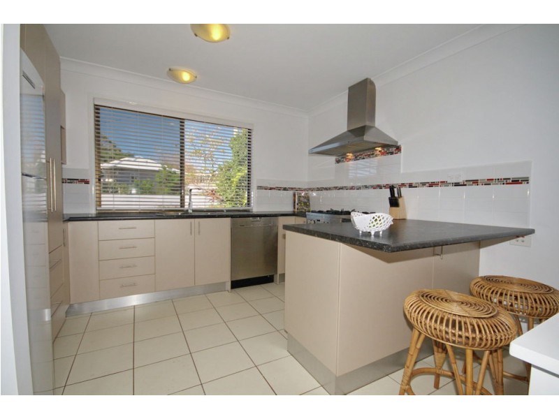 16 St Catherines Terrace, Wynnum QLD 4178