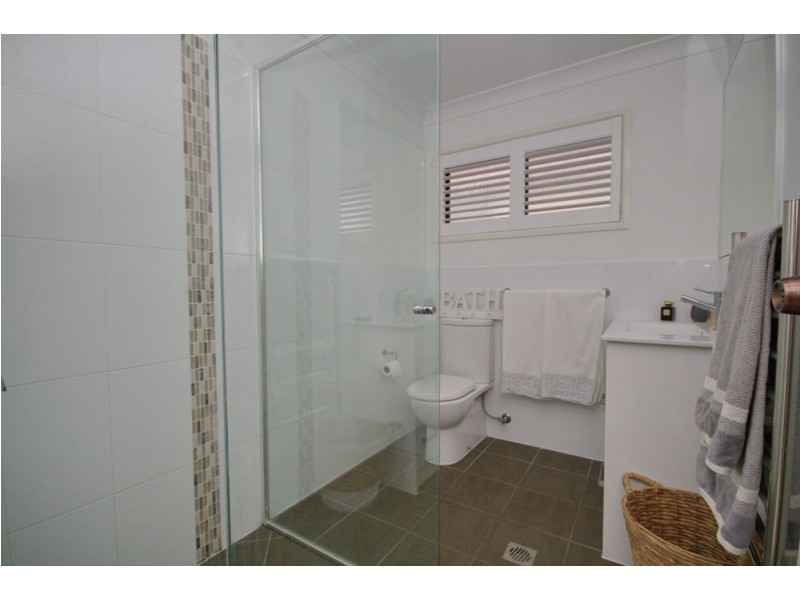 16 St Catherines Terrace, Wynnum QLD 4178