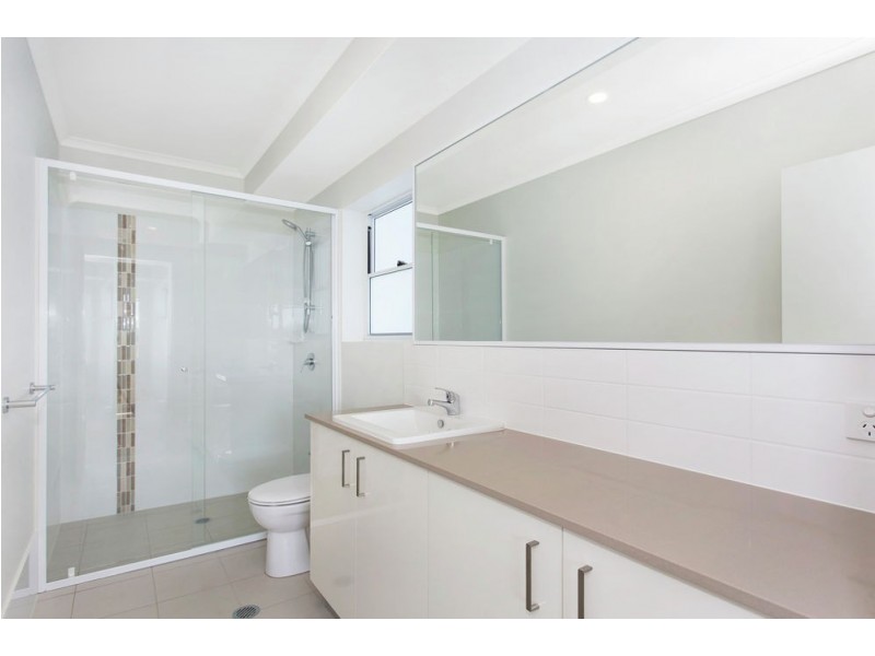 8, 9 & 10/34 Emsworth Street, Wynnum QLD 4178