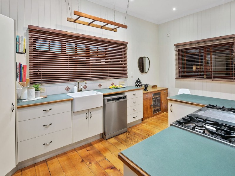 24 Outram Street, Lota QLD 4179