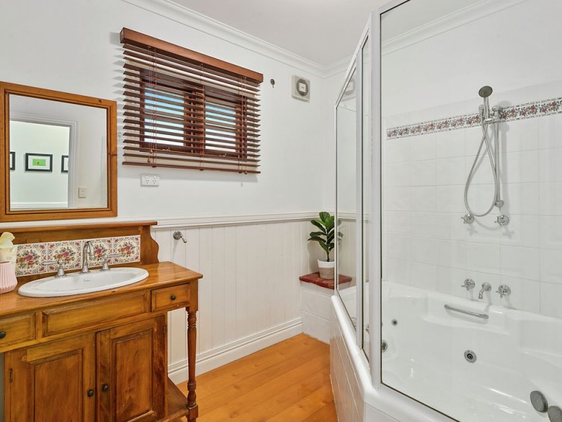 24 Outram Street, Lota QLD 4179