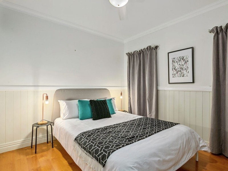 24 Outram Street, Lota QLD 4179