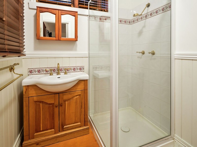 24 Outram Street, Lota QLD 4179