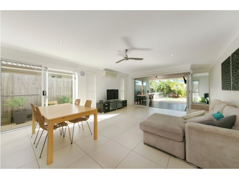 17 Bailey Street, Wakerley QLD 4154