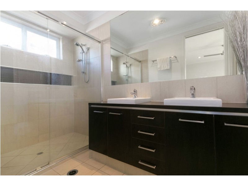 17 Bailey Street, Wakerley QLD 4154