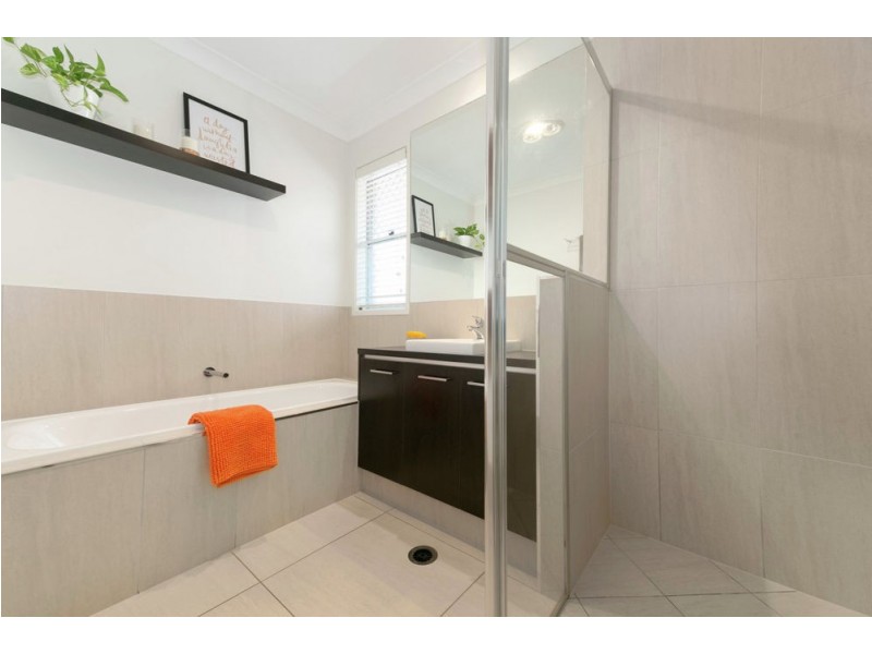 17 Bailey Street, Wakerley QLD 4154