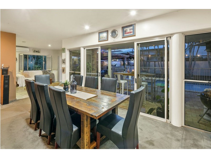 102 Randall Road, Wynnum West QLD 4178