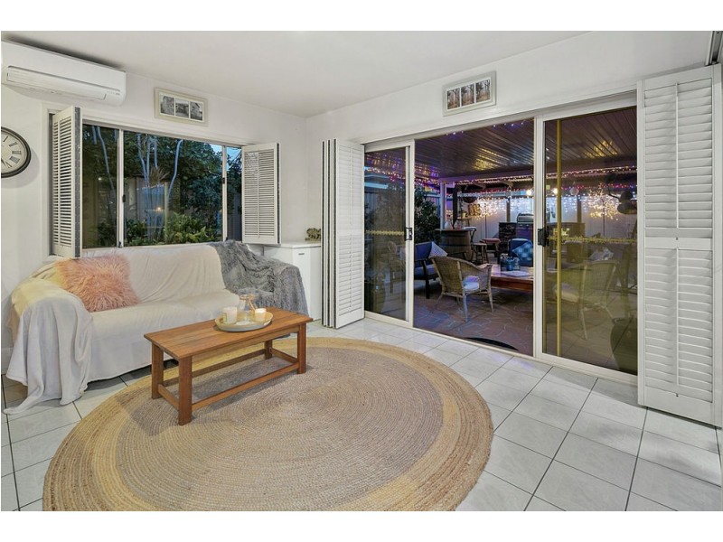 102 Randall Road, Wynnum West QLD 4178