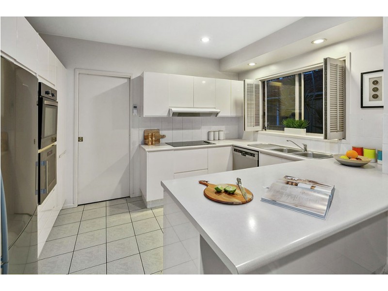 102 Randall Road, Wynnum West QLD 4178