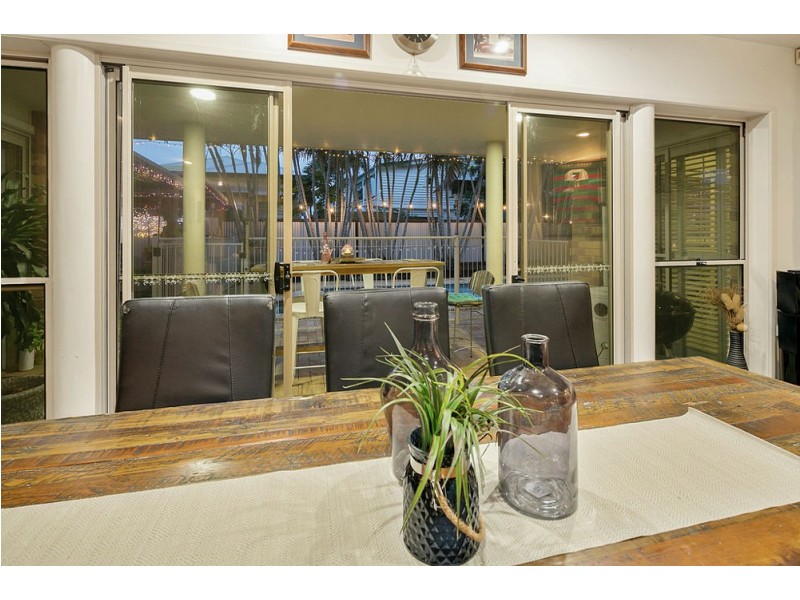 102 Randall Road, Wynnum West QLD 4178