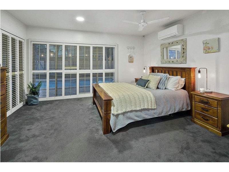 102 Randall Road, Wynnum West QLD 4178