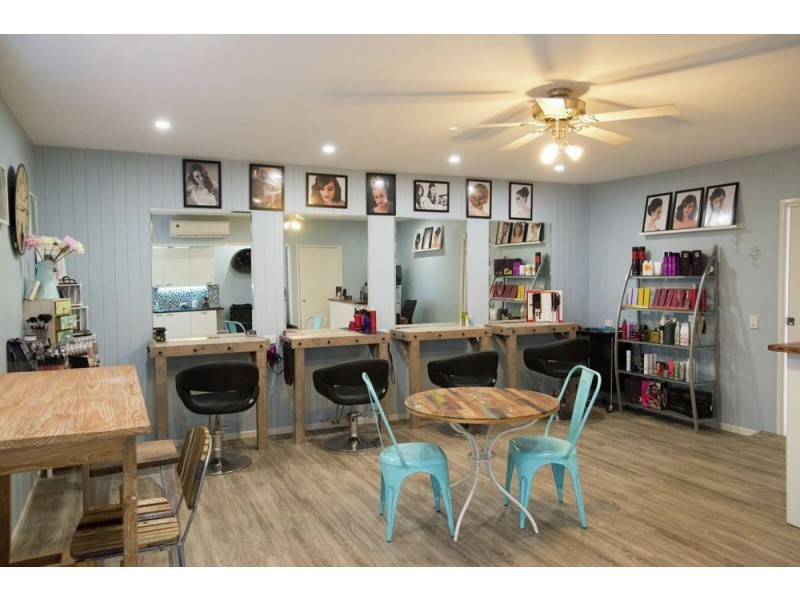 102 Randall Road, Wynnum West QLD 4178