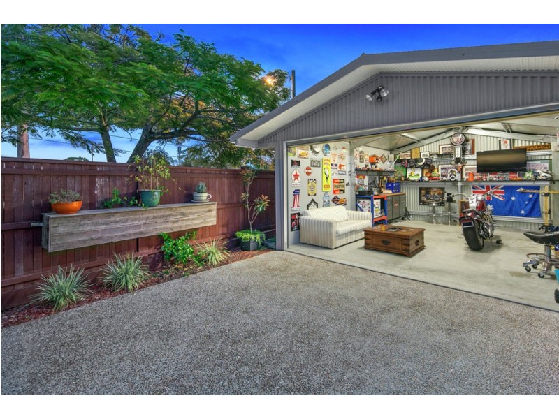 102 Randall Road, Wynnum West QLD 4178