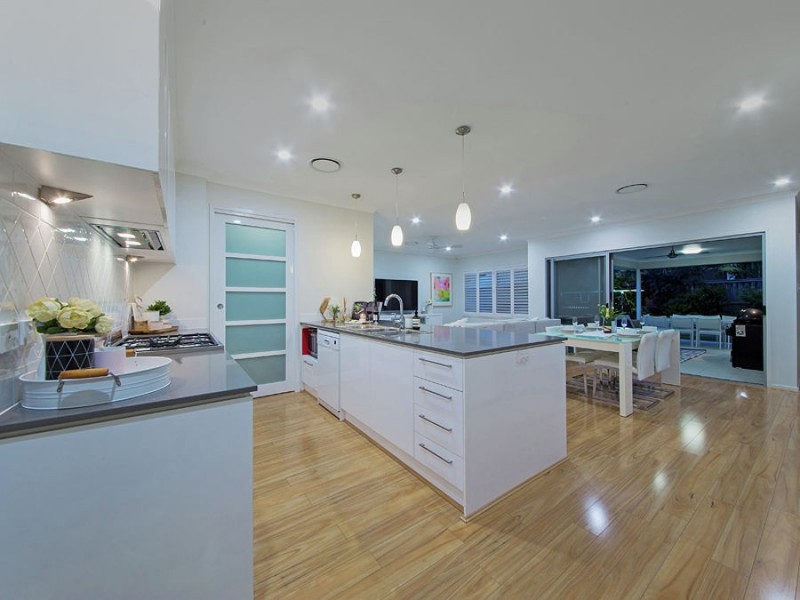 19 Foxwood Circuit, Wakerley QLD 4154