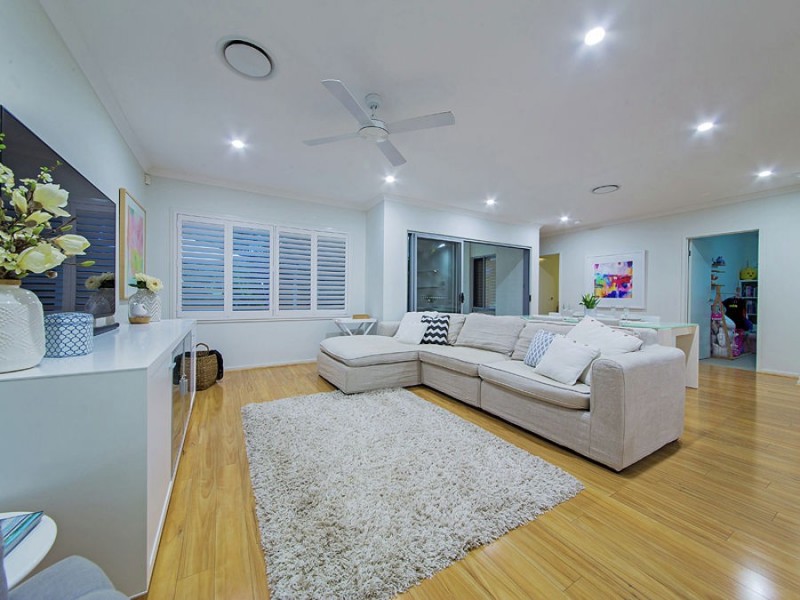 19 Foxwood Circuit, Wakerley QLD 4154