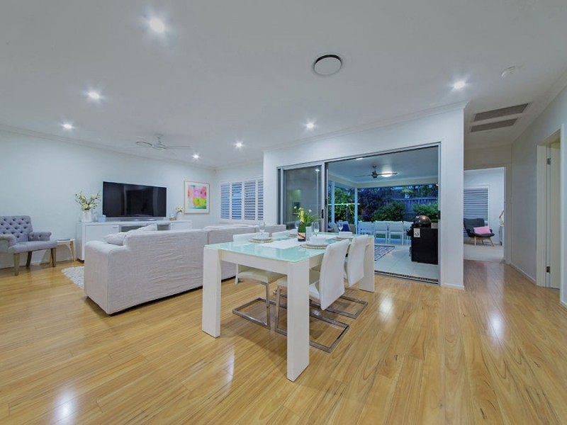 19 Foxwood Circuit, Wakerley QLD 4154