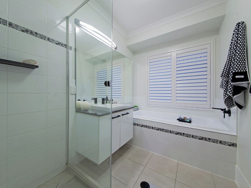 19 Foxwood Circuit, Wakerley QLD 4154