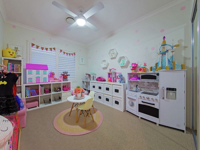 19 Foxwood Circuit, Wakerley QLD 4154