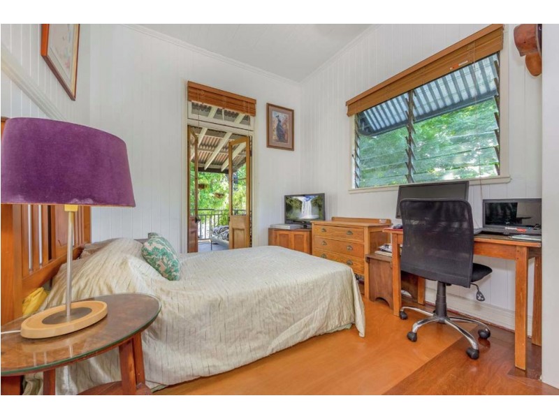 16 Bay Tce, Wynnum QLD 4178