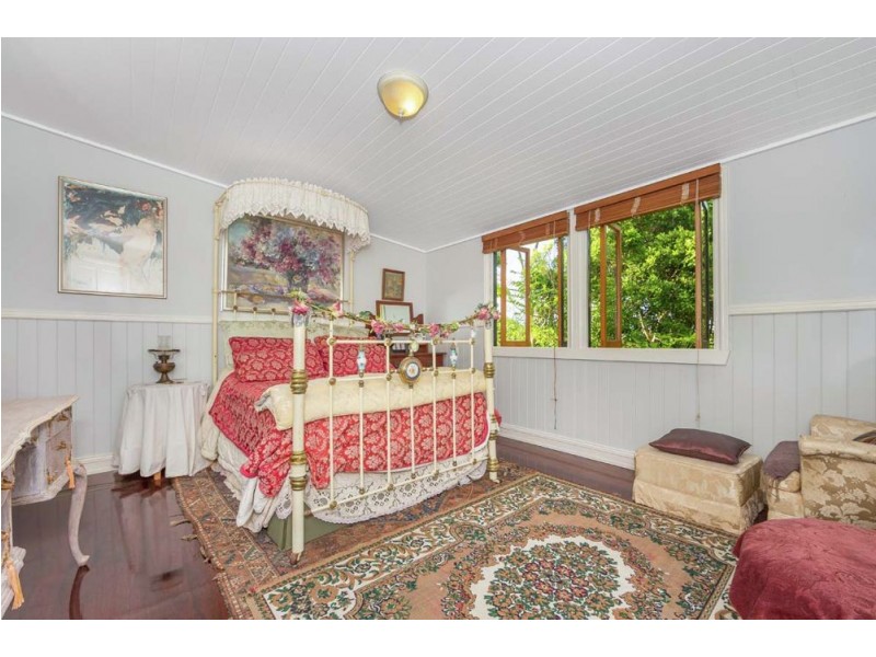 16 Bay Tce, Wynnum QLD 4178