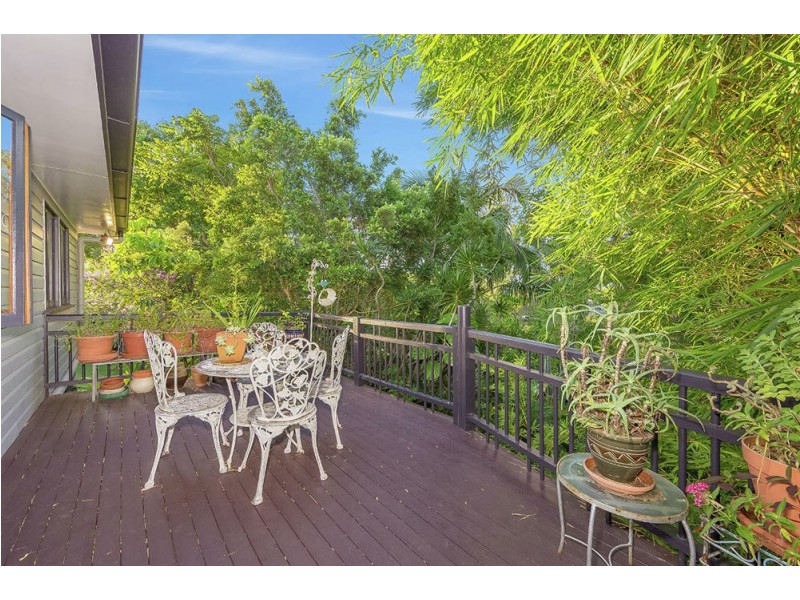 16 Bay Tce, Wynnum QLD 4178