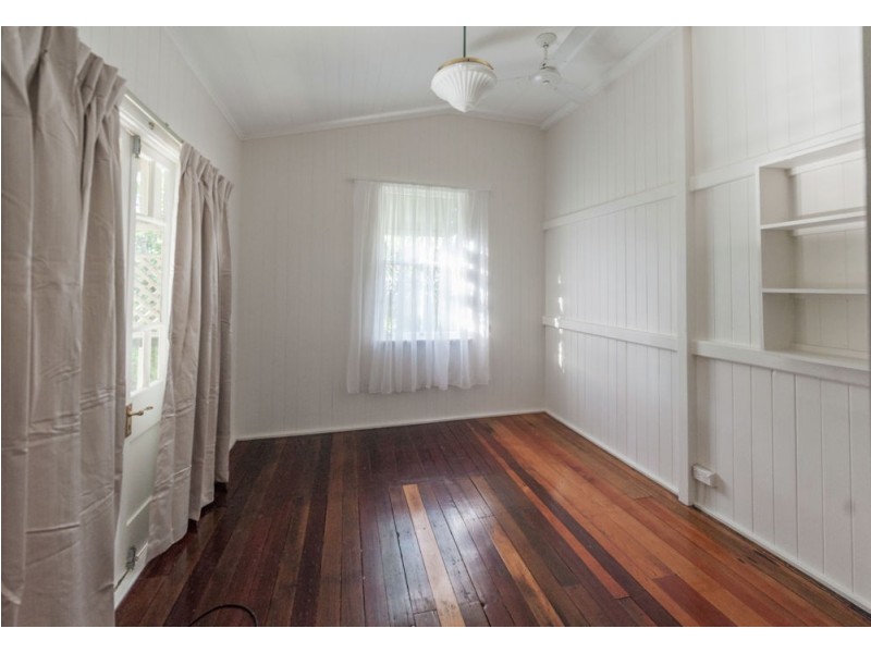 2212 Wynnum Road, Wynnum QLD 4178