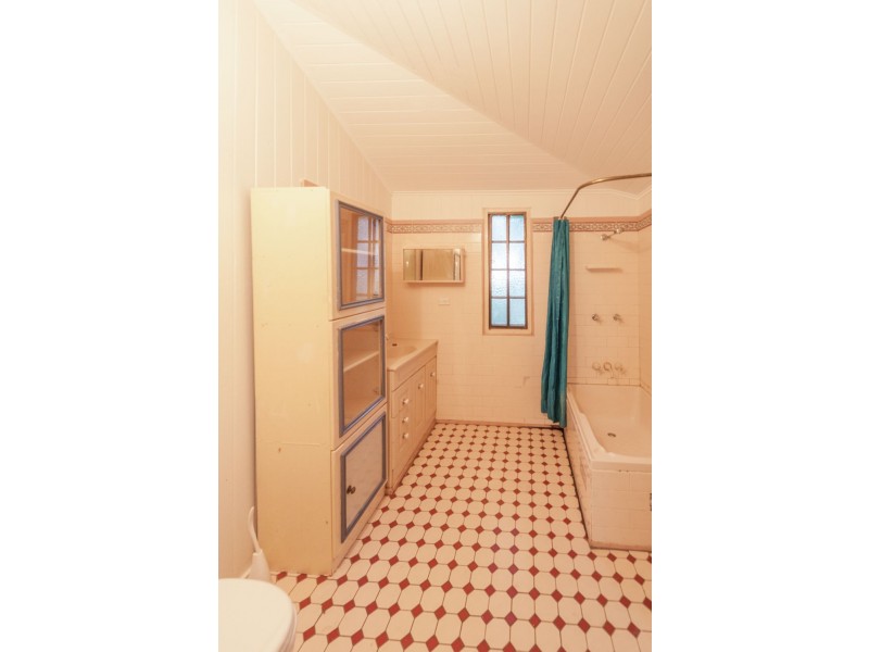 2212 Wynnum Road, Wynnum QLD 4178