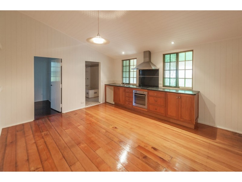 2212 Wynnum Road, Wynnum QLD 4178