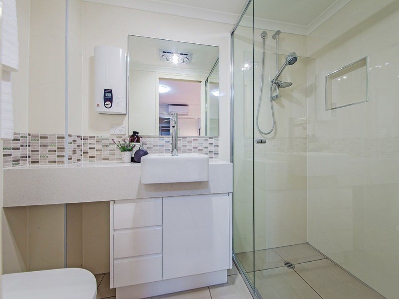 3/54 Yamboyna St, Manly QLD 4179