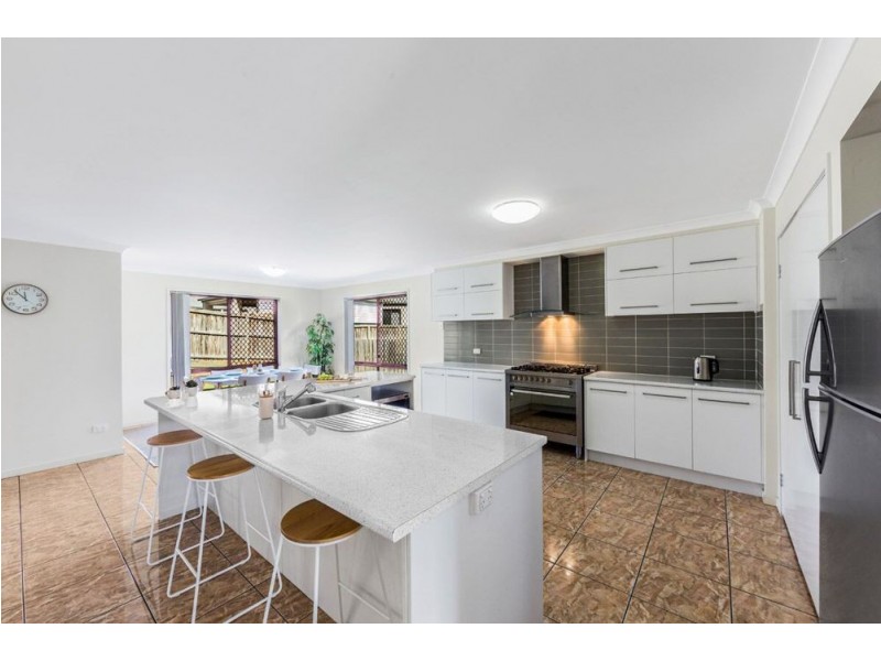 12 Dawson Drive, Manly West QLD 4179