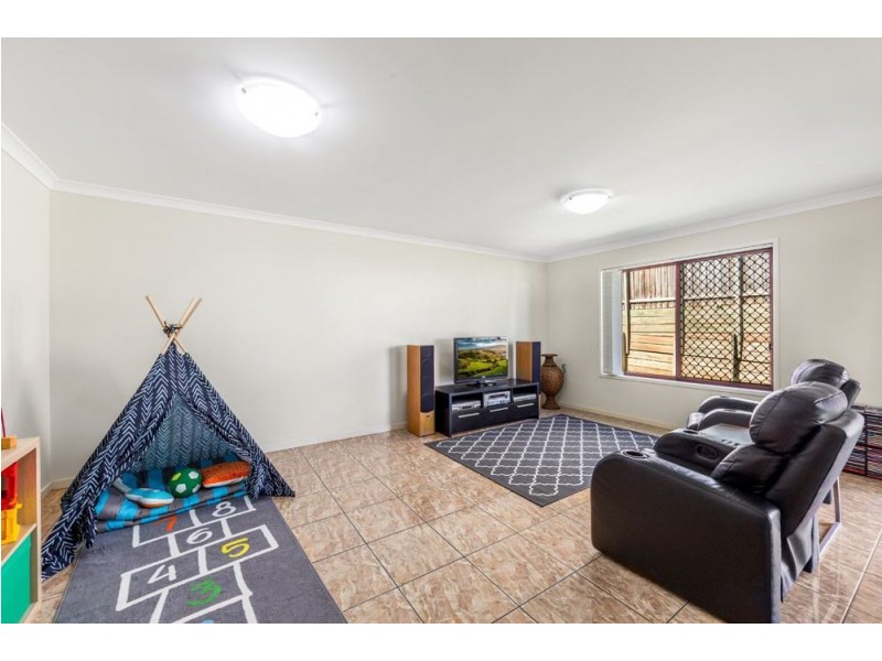 12 Dawson Drive, Manly West QLD 4179