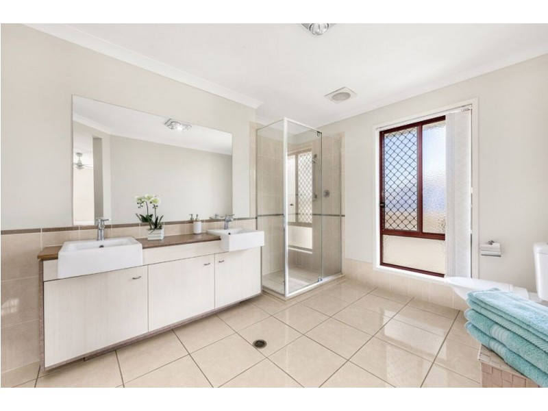 12 Dawson Drive, Manly West QLD 4179