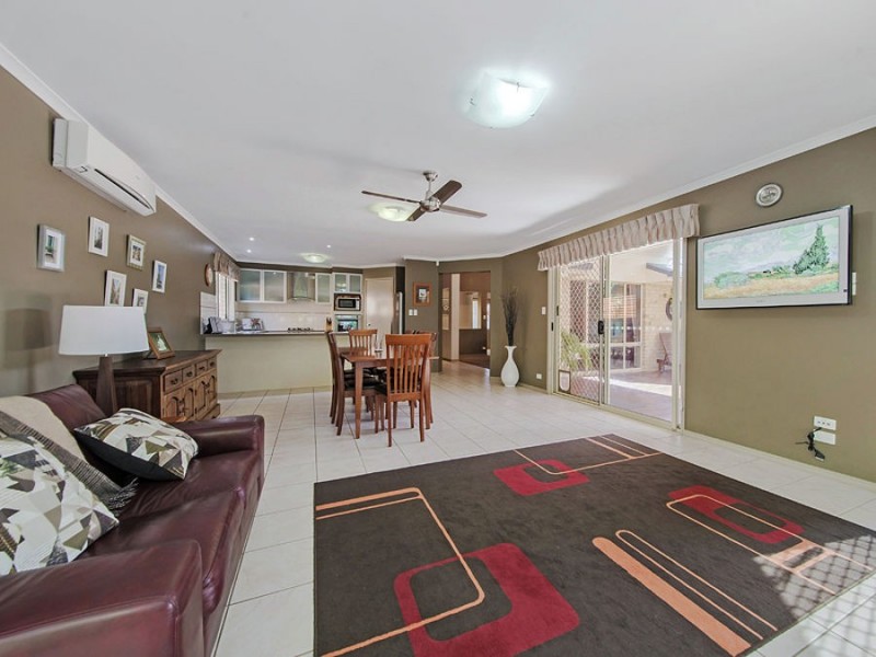 26 Springall Place, Wakerley QLD 4154