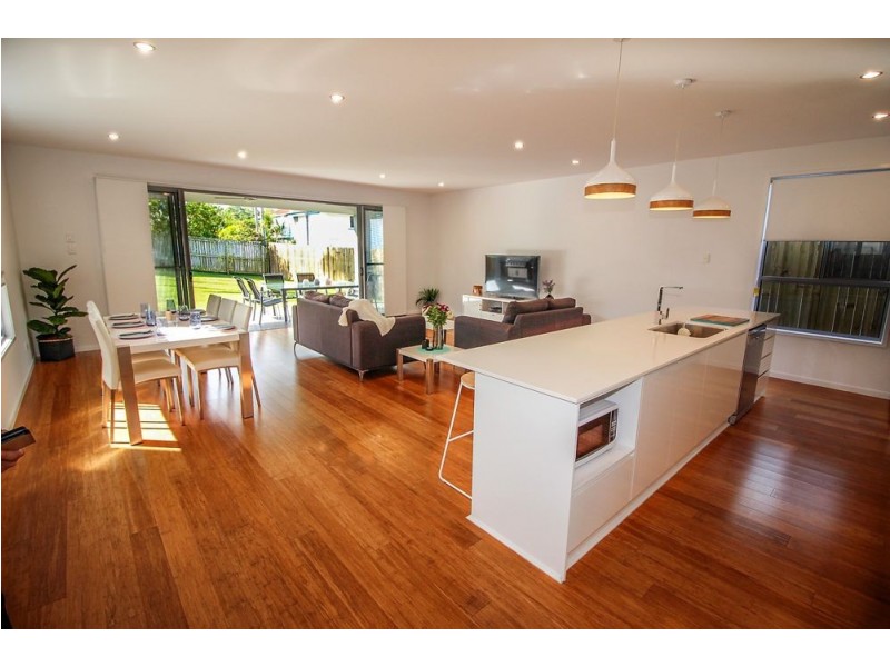 49 Richard St, Lota QLD 4179