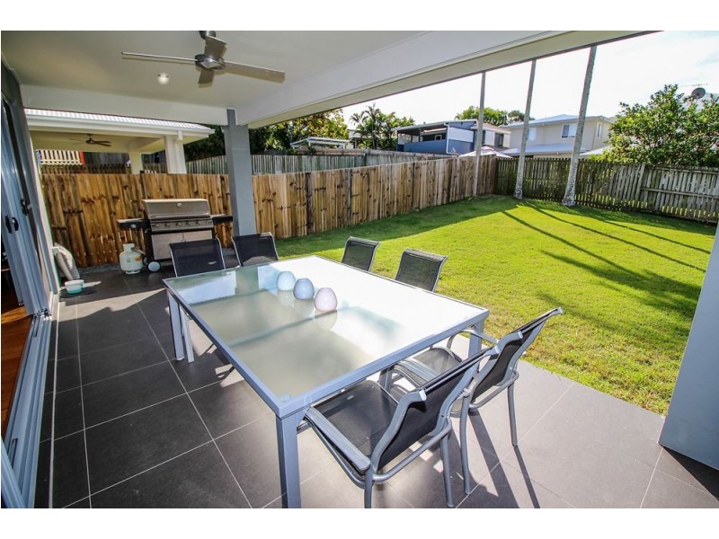 49 Richard St, Lota QLD 4179
