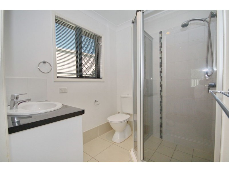 8 Wirra Cct, Wynnum West QLD 4178