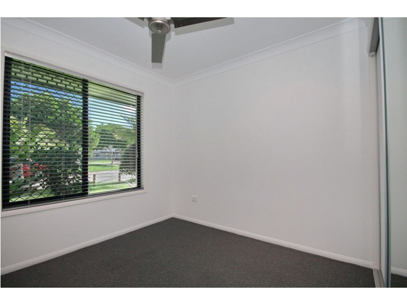 8 Wirra Cct, Wynnum West QLD 4178