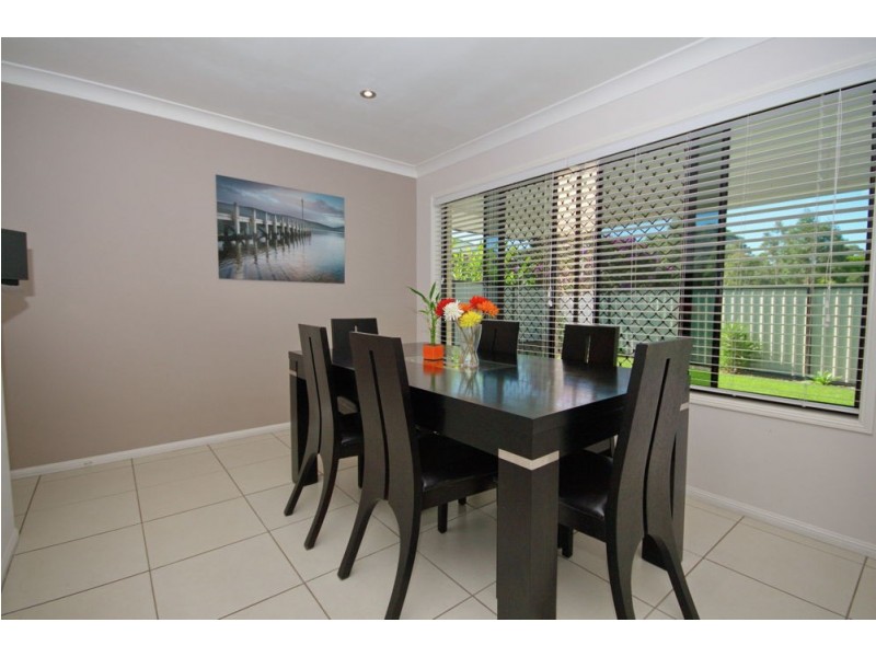 8 Wirra Cct, Wynnum West QLD 4178