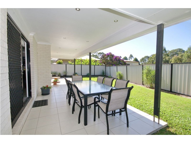 8 Wirra Cct, Wynnum West QLD 4178